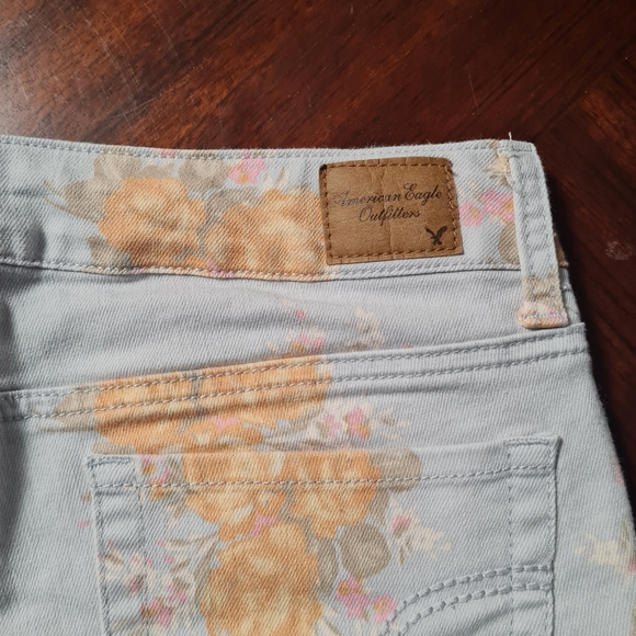 American Eagle Denim Shorts Light Blue/Orange Floral Stretch Size 6 - Picture 6 of 14